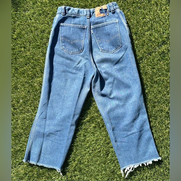 Levi’s 1980s Vintage White Tab Cropped Jeans - Picture 9 of 10